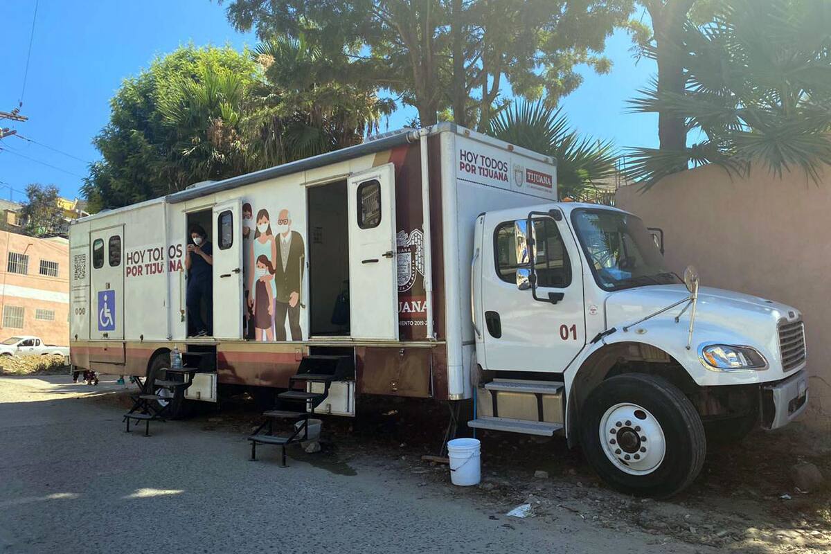 Atienden a cien personas en jornada de salud en Pedregal de Santa Julia