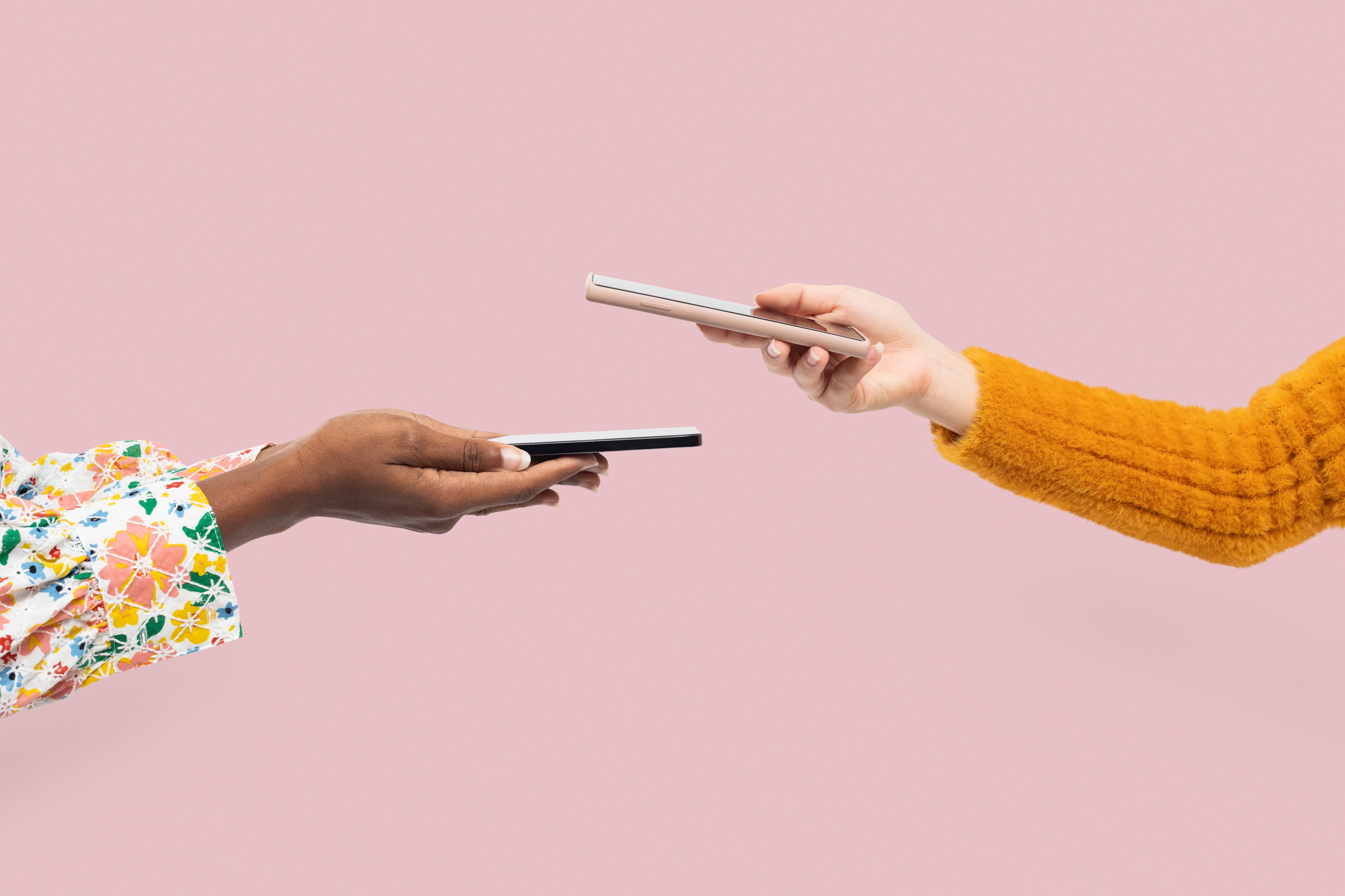 Tap to Phone: esta tecnología convierte cualquier teléfono móvil en una terminal de cobro | Freepik