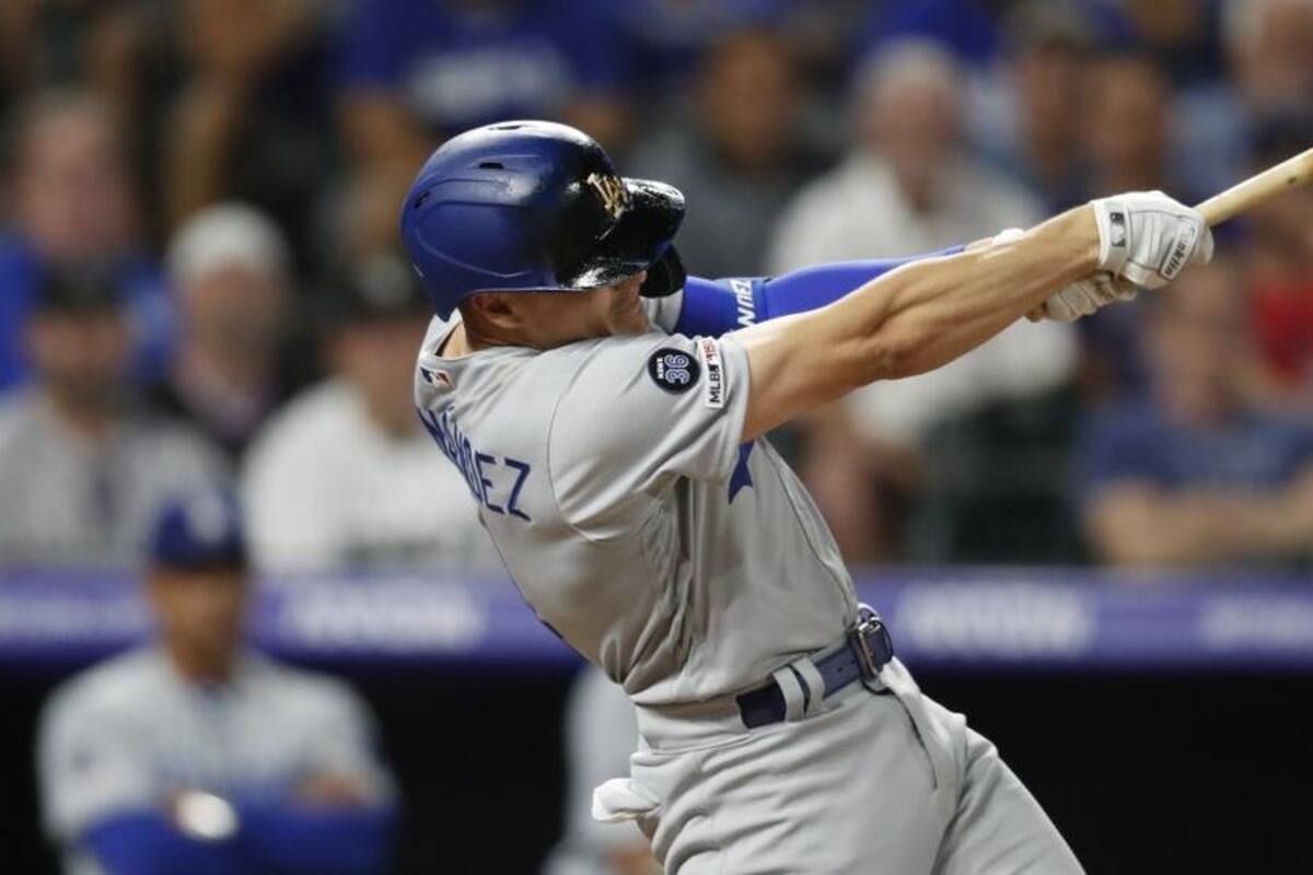 Kike Hernández, recién campeón de Serie Mundial, acuerda con Red Sox de Boston