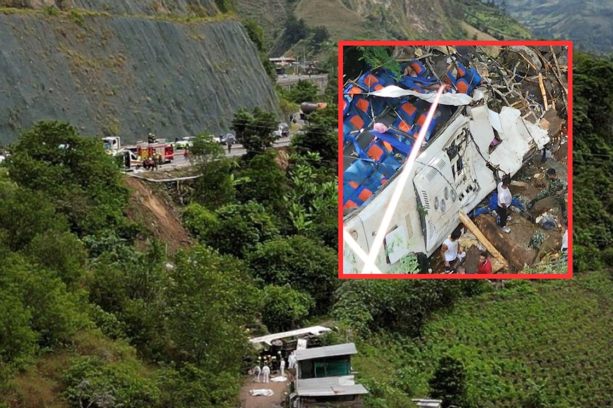 Cae autobús escolar por un barranco tras viaje de graduación en Antioquia, Colombia; 16 estudiantes y el conductor pierden la vida