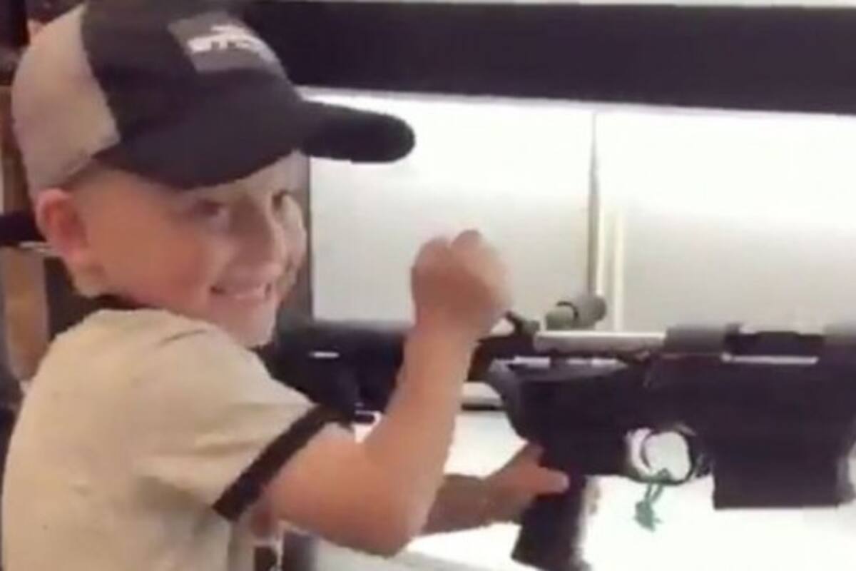 VIDEO: Niño de 4 años 'carga' un rifle en cuestión de segundos