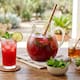 Agua de tuna roja con menta y limón