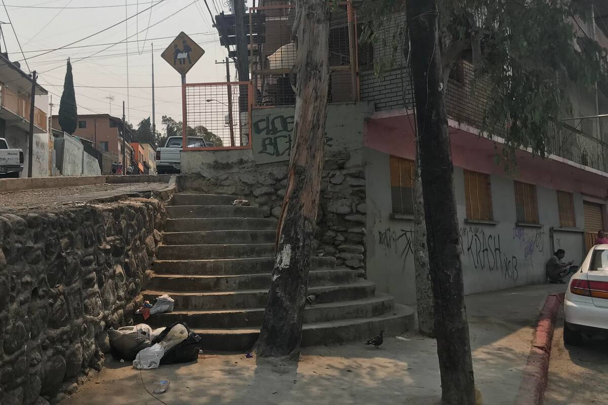 Convierten ‘Rampa Morelos’ en basurero, denuncia vecino