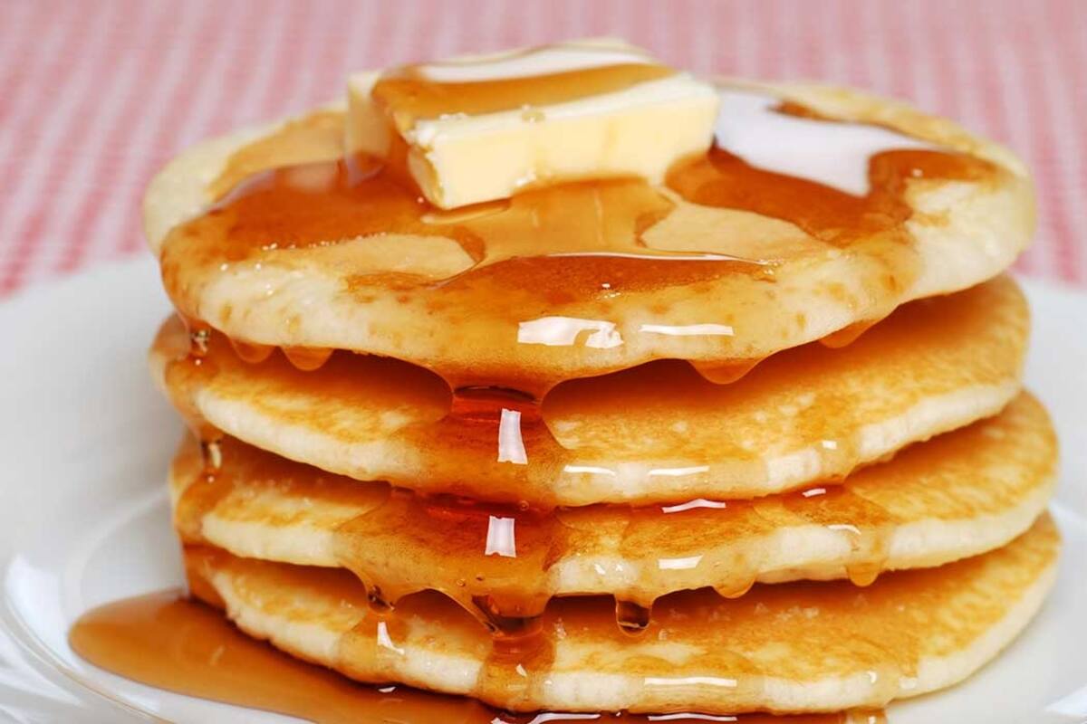 Profesor sorprende a sus alumnos llevándoles hot cakes y desata alegría en el aula al descubrir que nunca los habían probado