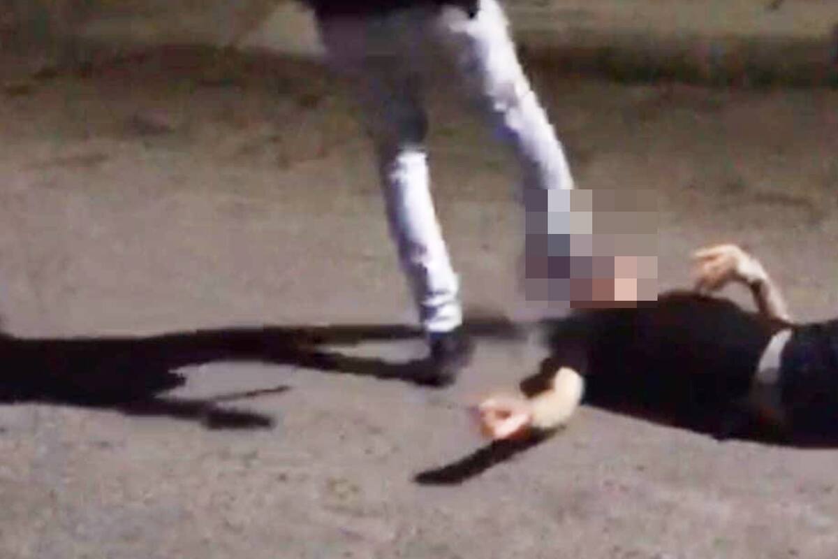 Captan pelea campal entre estudiantes tras tardeada en club de Hermosillo