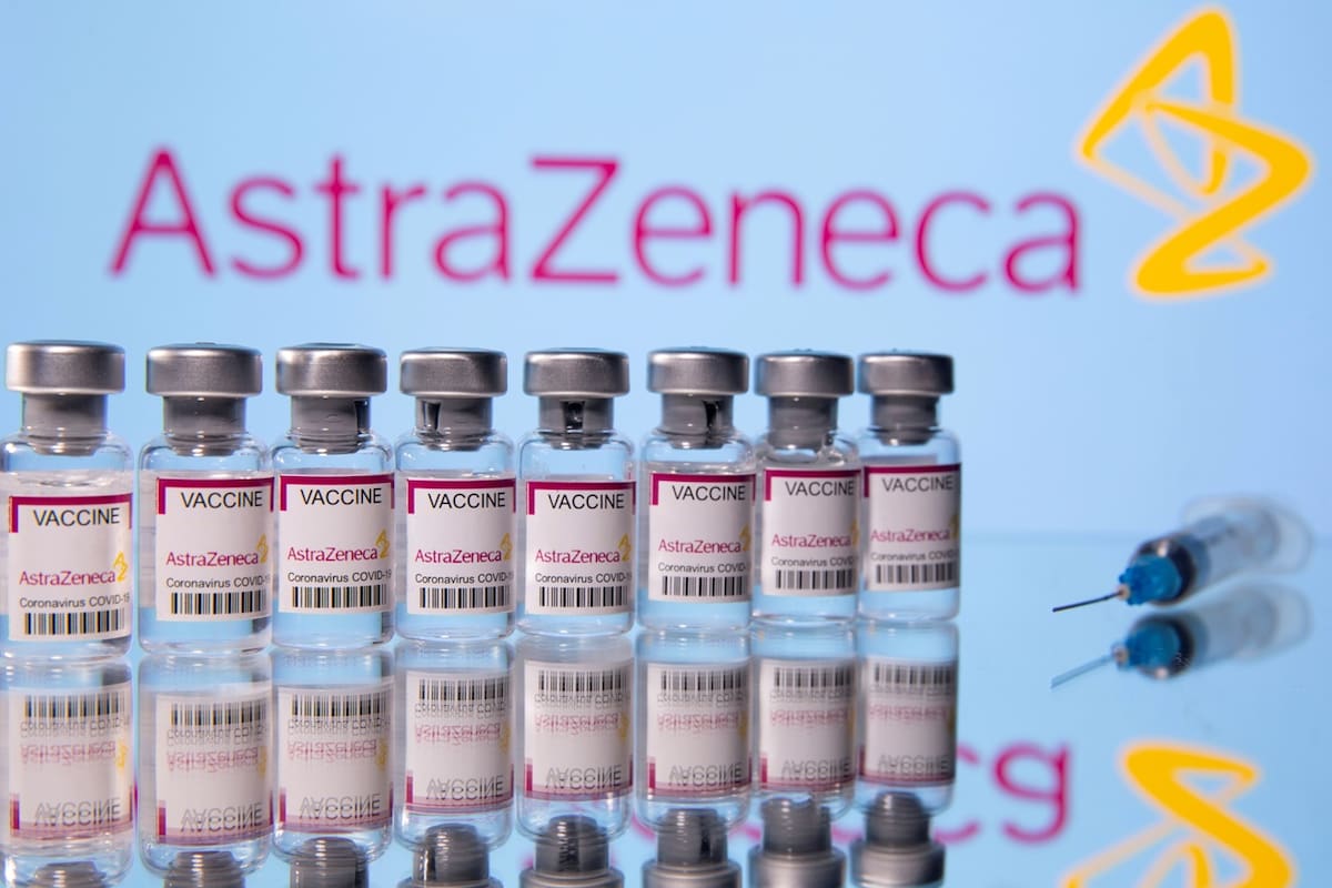 De qué se trata el fármaco de AstraZeneca que redujo en un 83% el riesgo de desarrollar Covid