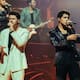 Con jerseys de la Selección Mexicana y referencias a la lucha libre, los Jonas Brothers se presentaron en la CDMX