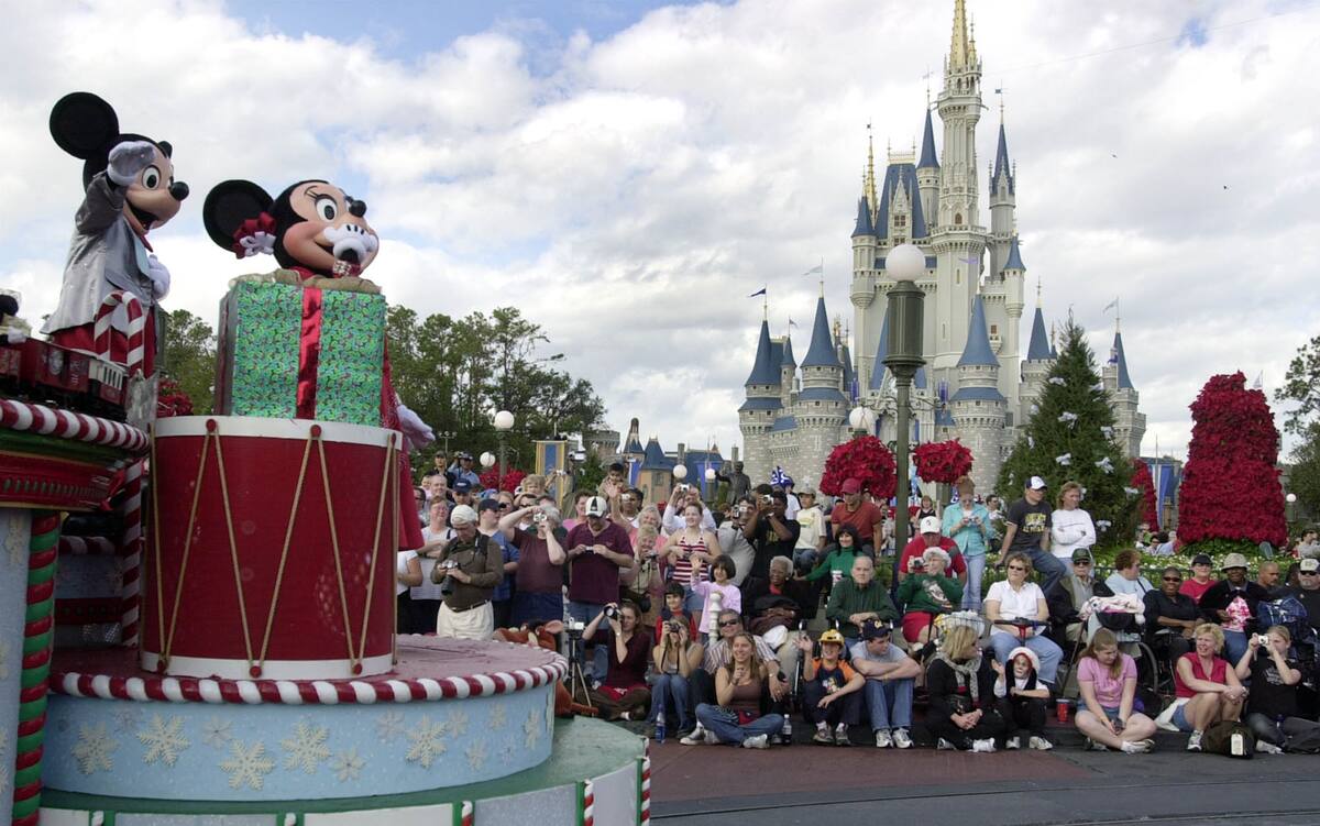 La Fiscalía de Meaux, jurisdicción cercana a Chessy —localidad donde se ubica Disneyland París— confirmó que se realizaron exámenes médicos a la niña, los cuales no revelaron señales de violencia física o abuso. (AP Photo/Peter Cosgrove)