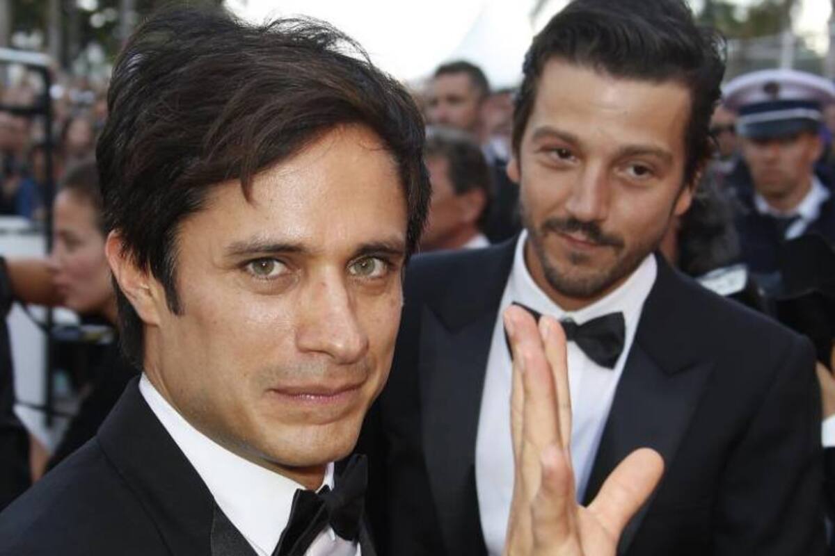 Diego Luna y Gael García Bernal firman un acuerdo de colaboración con Amazon