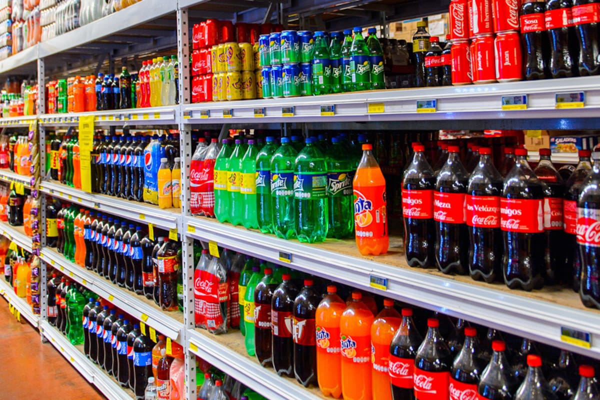 Más de 40 mil mexicanos mueren al año por consumo de refrescos