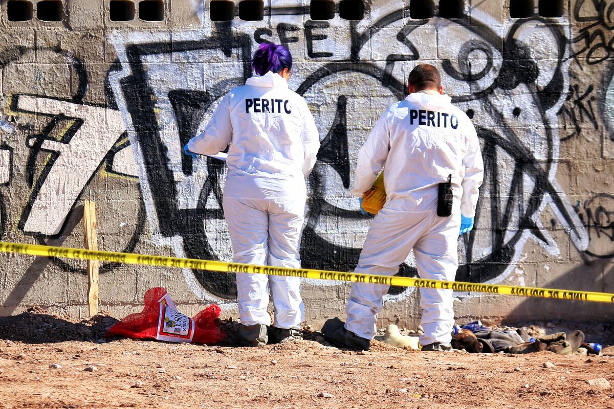 Hombre hallado en parte posterior de cine murió por golpes
