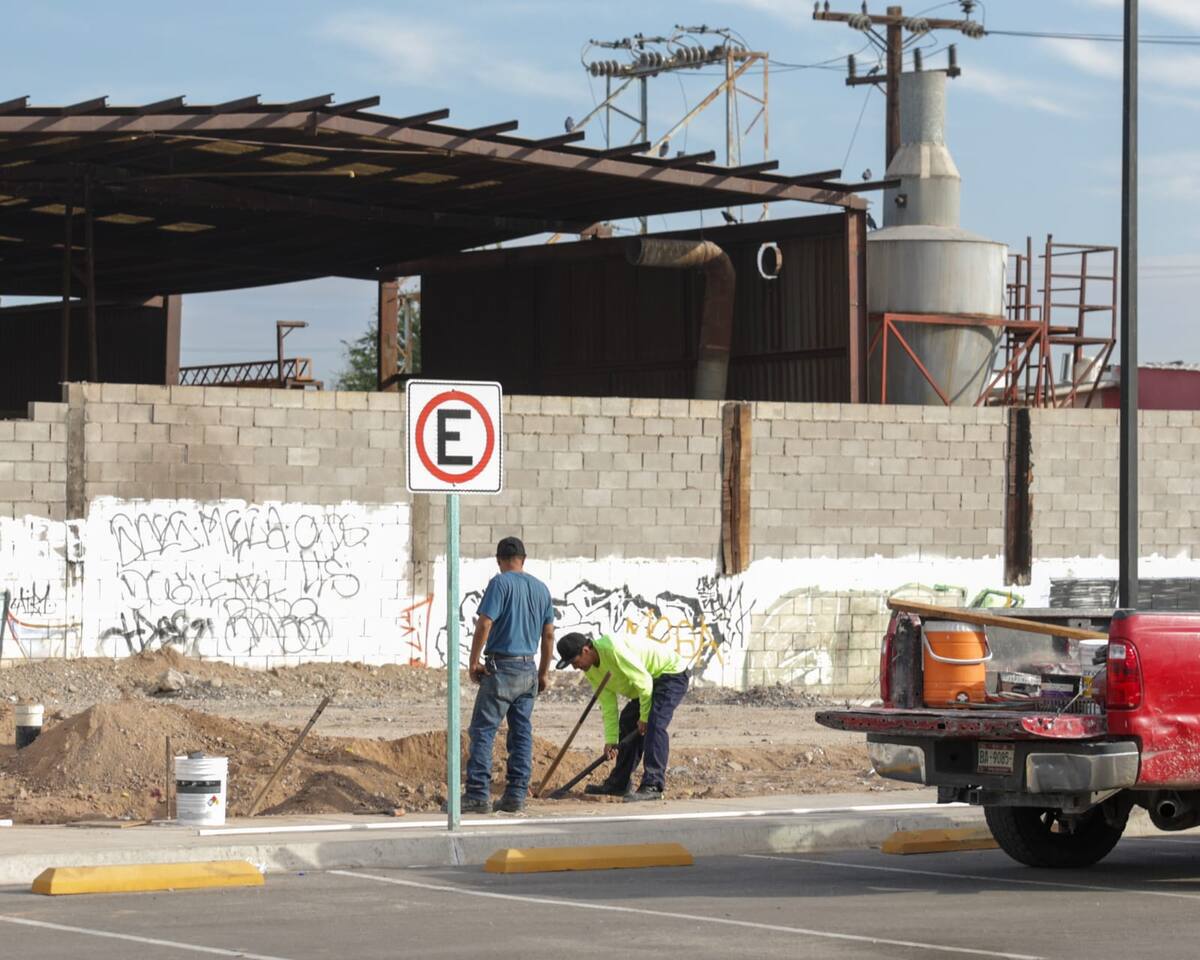 Las nuevas oficinas de Recaudación de Rentas del Estado ubicadas en la zona oriente de Mexicali permanecen cerradas al público, pese a que su apertura estaba prevista para inicios de enero. Foto: Javier Gallegos