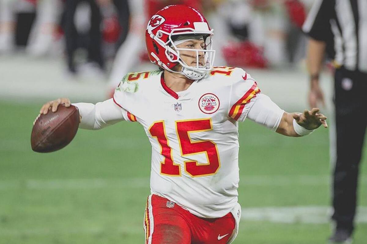 Chiefs son guiados por Patrick Mahomes en la victoria ante Raiders