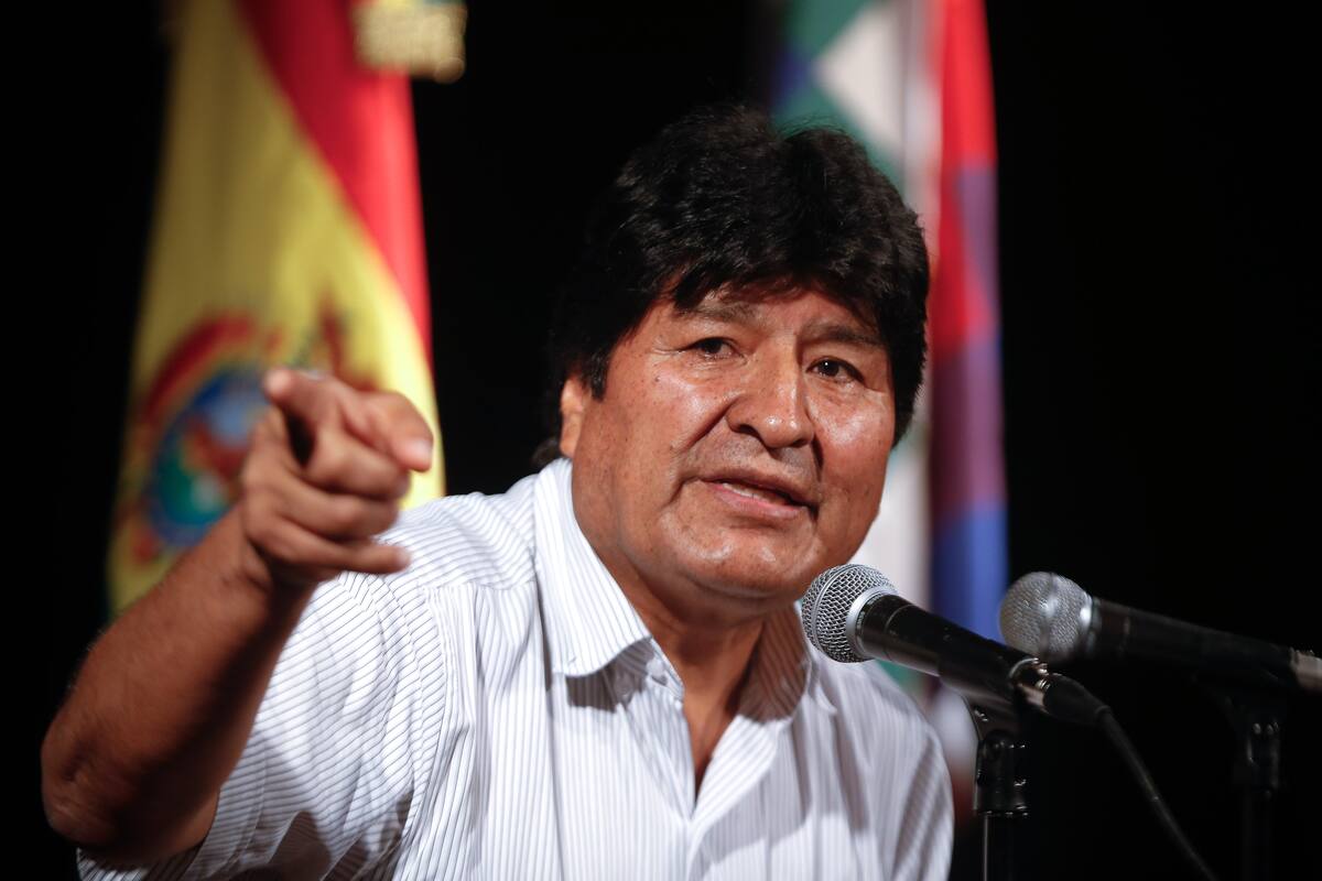 Evo Morales afirma que orden de arresto no procede porque sigue siendo presidente