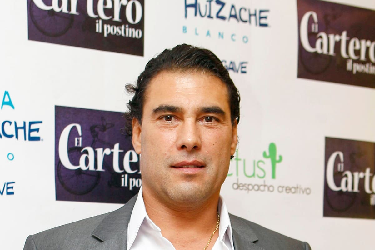 ¡Otra vez! Eduardo Yáñez tiene nuevo encontronazo con un reportero