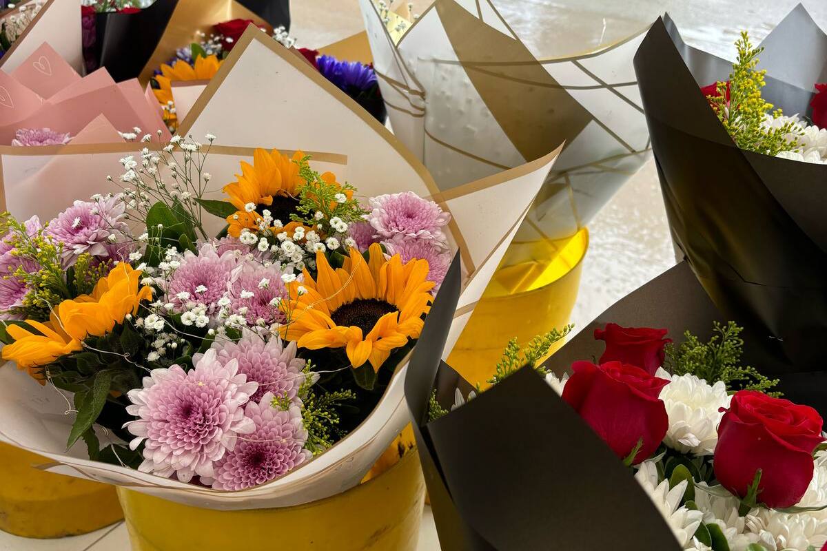 Comerciantes de temporada  reportan buenas ventas en Día de San Valentín