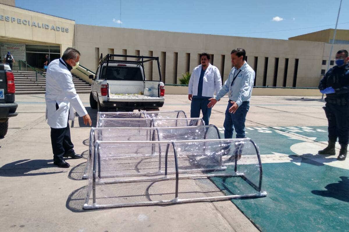 Entregan “cápsulas de traslado” en hospitales del IMSS