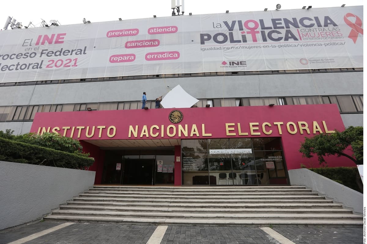 INE dice que sí seguirá con trabajos de consulta de Revocación de Mandato de AMLO