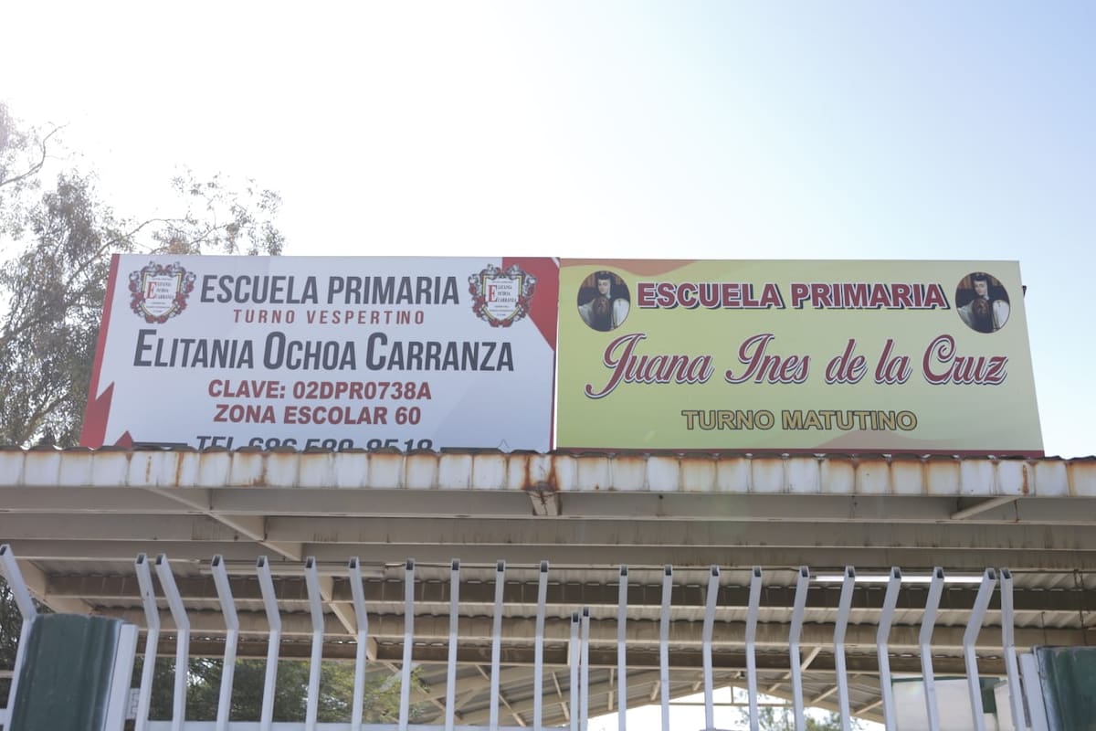 Padres de familia toman primaria Juana Inés de la Cruz por falta de maestro