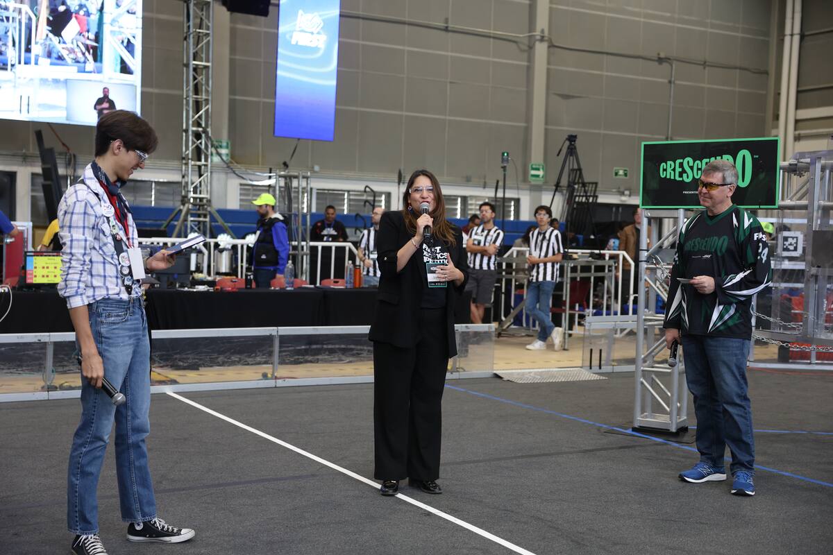 Lucía Canseco Campoy, directora general del Tec de Monterrey campus Sonora Norte, dio la bienvenida a todos los
participantes.