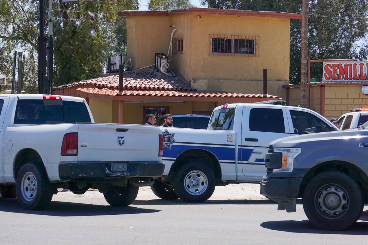 Balean a padre e hijo en negocio de la colonia San Gabriel