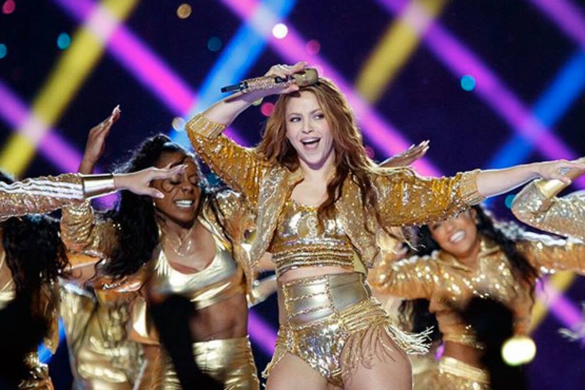 Shakira subasta chamarra que utilizó en el Super Bowl LIV, 2020