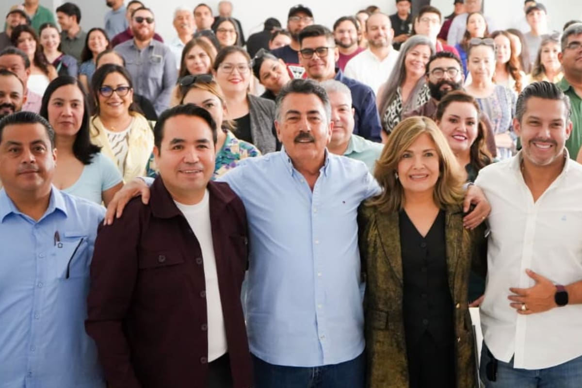 Docentes de todos los niveles dialogan con Javier Lamarque sobre los retos de la educación en Sonora