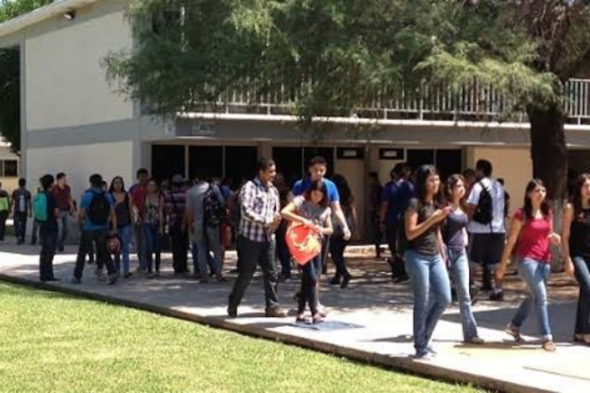 Itson invita a aspirantes a considerar otras opciones académicas para no perder un año de estudios