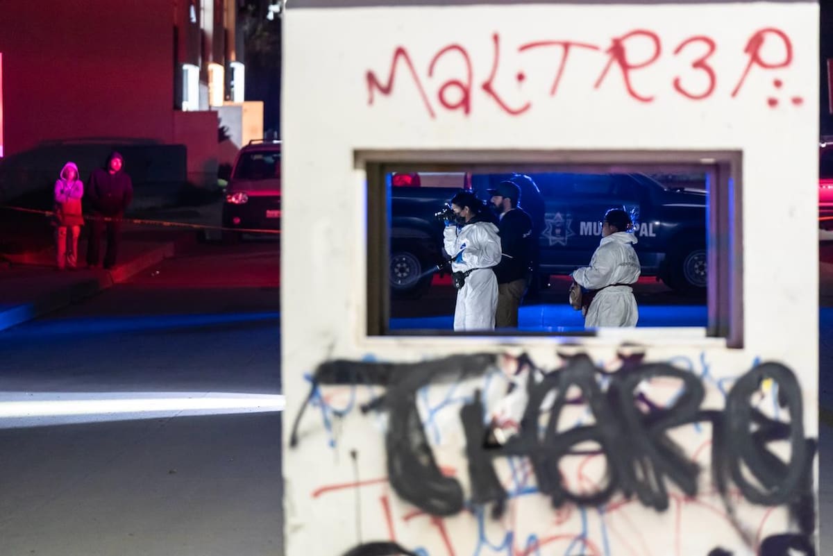 La víctima, de 32 años, fue localizada sin vida en la vía pública; autoridades iniciaron las investigaciones. Foto: Border Zoom