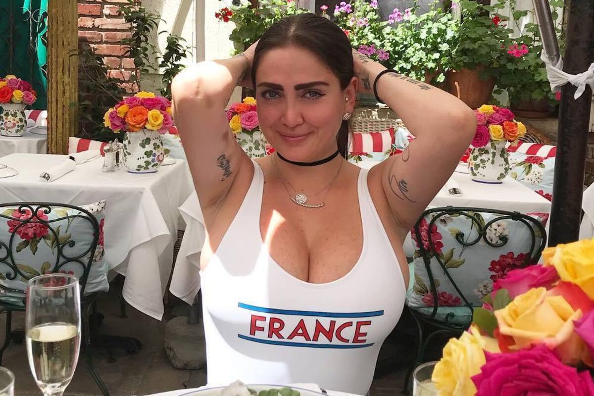 Celia Lora: “Me vomito en los viejitos oliendo a naftalina... a muerte”