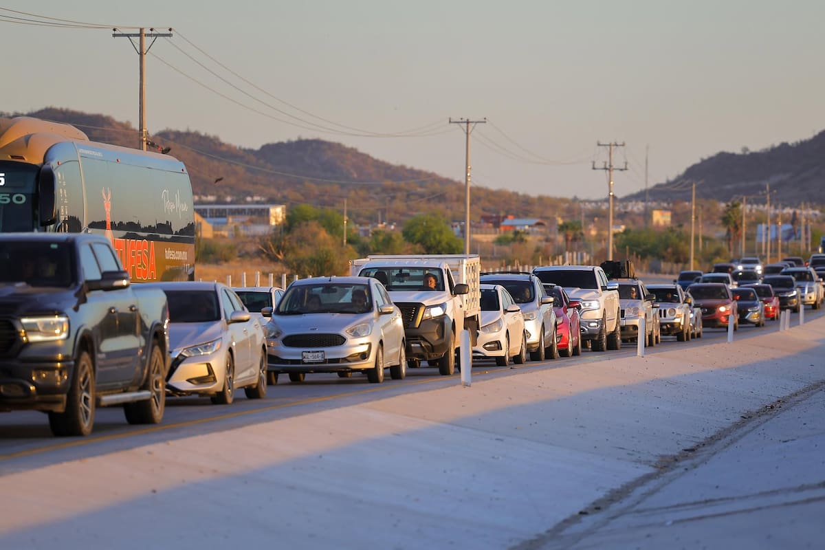 Regresan vacacionistas a su casa en Hermosillo tras los días de Semana Santa
