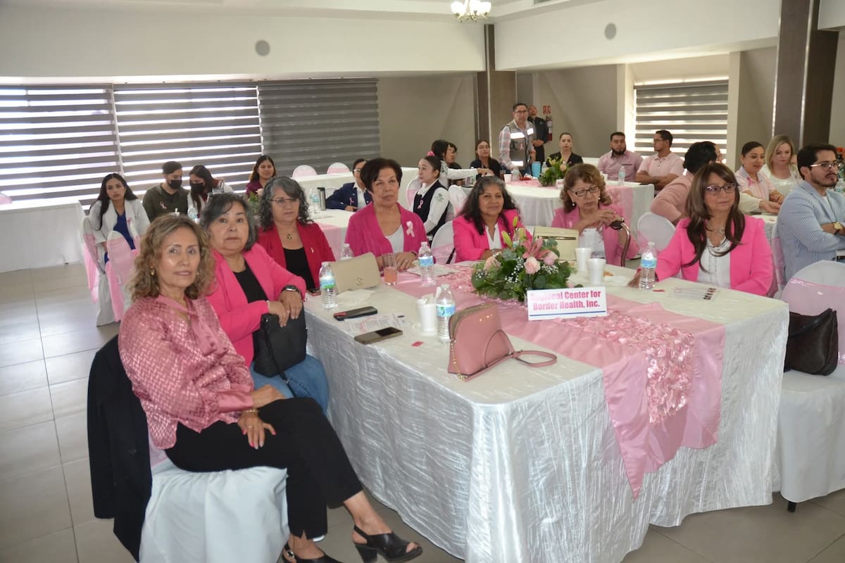 Promueven apoyo emocional a pacientes con cáncer en el Té Rosa Binacional