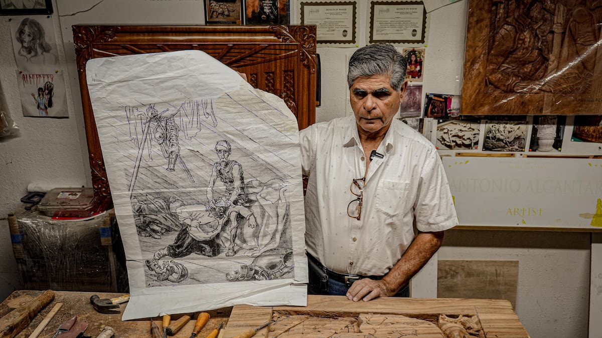 Más de medio siglo tallando historias en madera