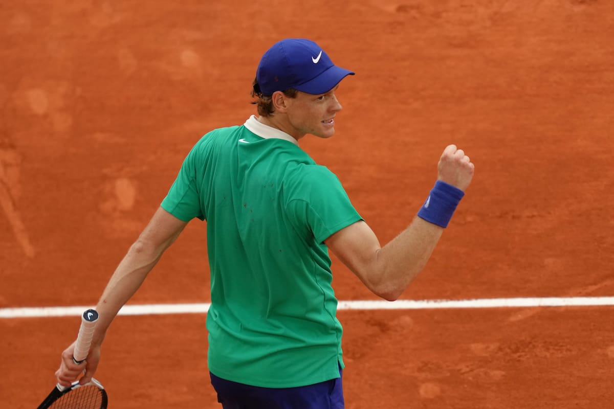 Jannik Sinner, el número 1 del mundo, destroza a su oponente y se mete a las semis del Roland Garros