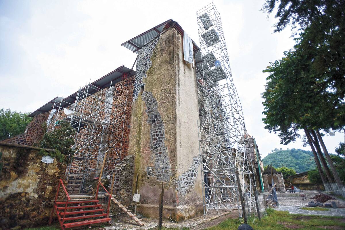 TOTOLAPAN, Mor., septiembre 16 (EL UNIVERSAL).- Fachada del inmueble en Totolapan; fue uno de los más dañados. Foto: Agencia EL UNIVERSAL