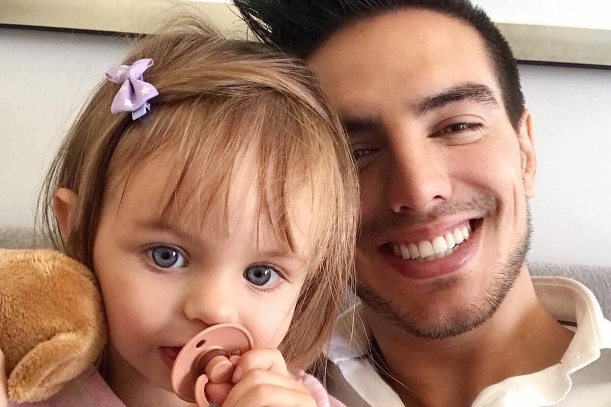 Hija de Aislinn Derbez "cachetea" a Vadhir Derbez