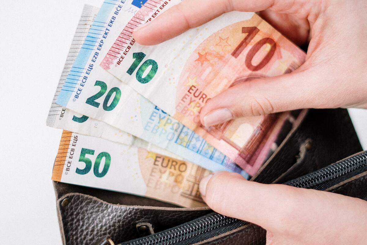 La inflación en la OCDE se mantiene estable, pero persisten desafíos para algunos países