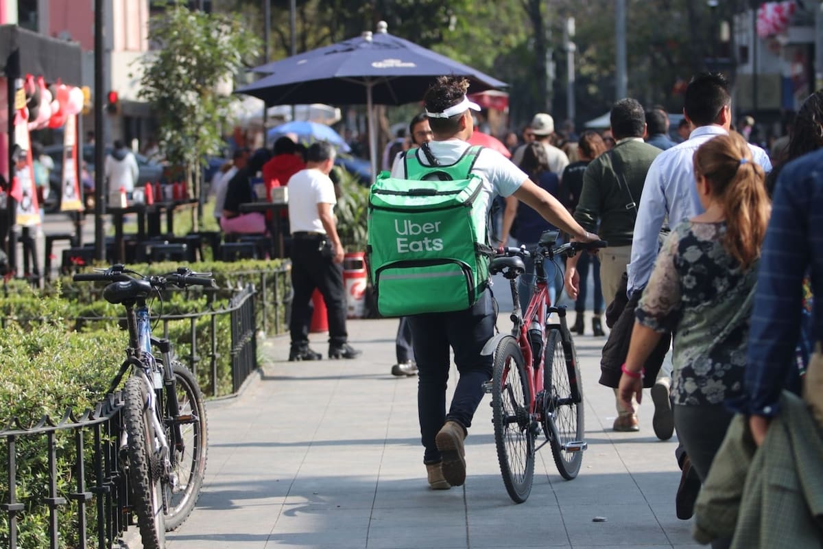 La OIT aprueba el primer convenio global para regular el trabajo en plataformas digitales y obligará a legislar derechos laborales en México