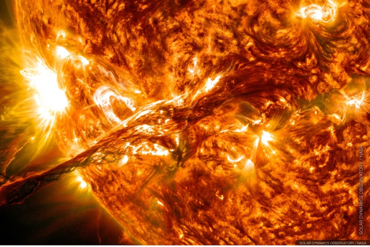 El Sol rompe el récord del siglo al concentrar en una sola región más de 60 erupciones potentes que ya superan eventos asociados a las mayores tormentas magnéticas recientes