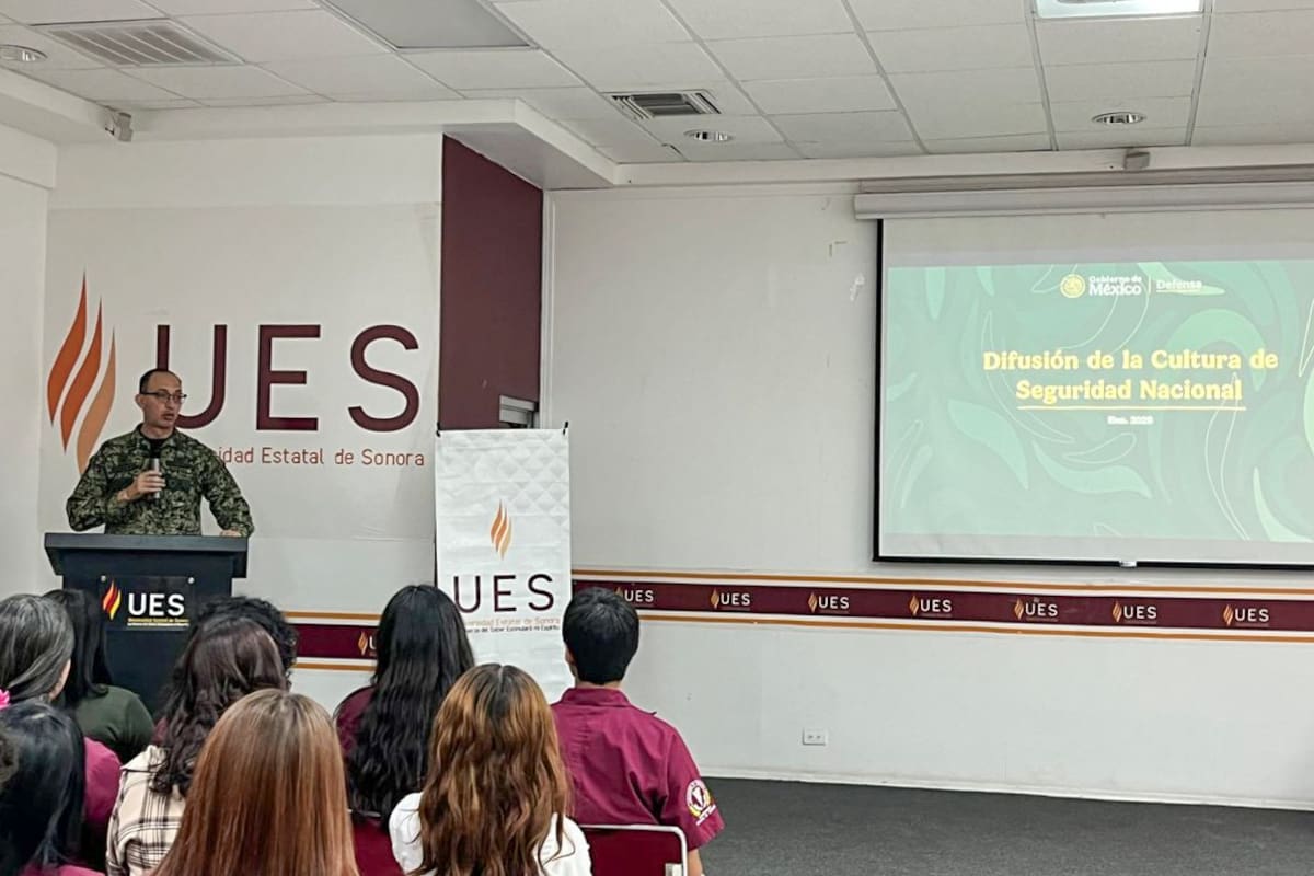 Un General Brigadier explica en la UES de SLRC por qué la seguridad nacional también es responsabilidad de los estudiantes