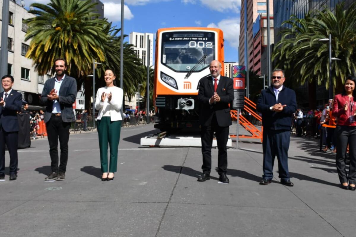 Sheinbaum inaugura exposición del nuevo tren del Metro