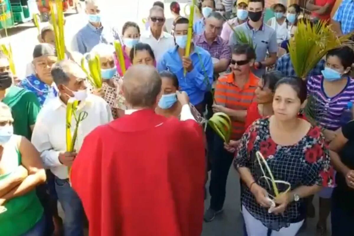 Arzobispo anuncia cubrebocas obligatorio en iglesias de SLP