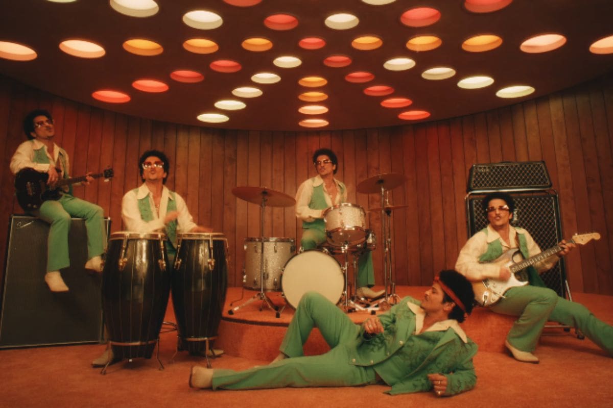 Bruno Mars lanza “I Just Might”, su primer sencillo como solista en diez años