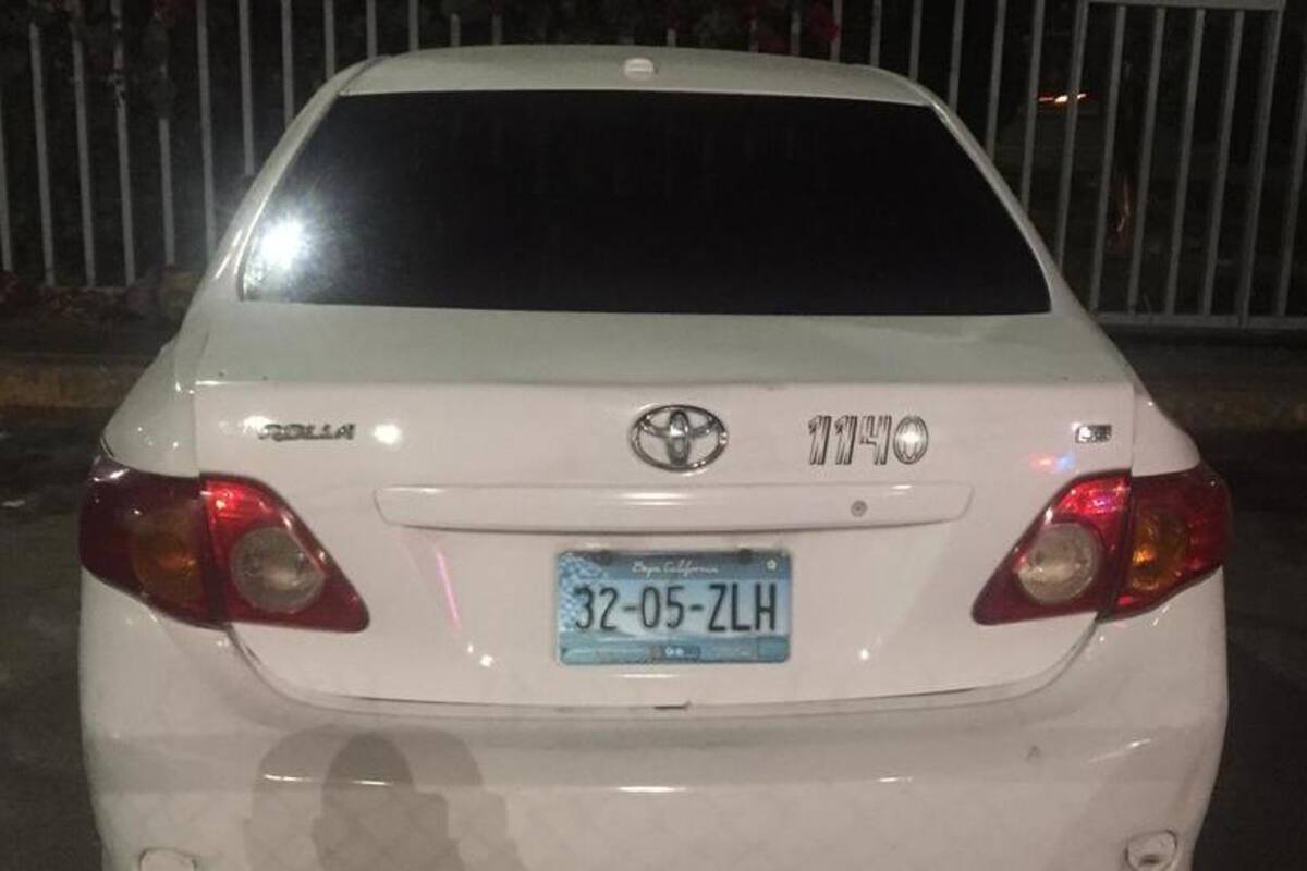 Pasajero le roba el auto a un taxista