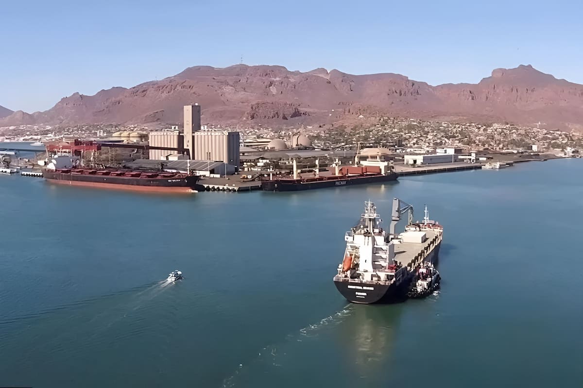 Investiga Semar 2 buques por presunta droga; uno en Guaymas