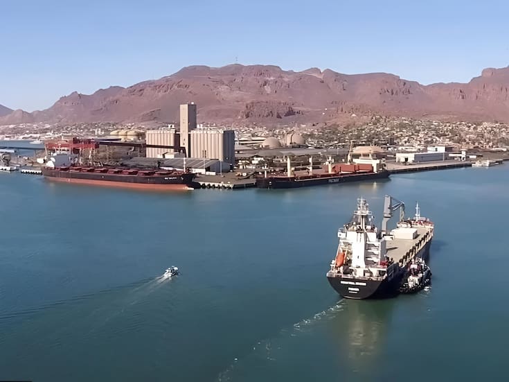 Investiga Semar 2 buques por presunta droga; uno en Guaymas
