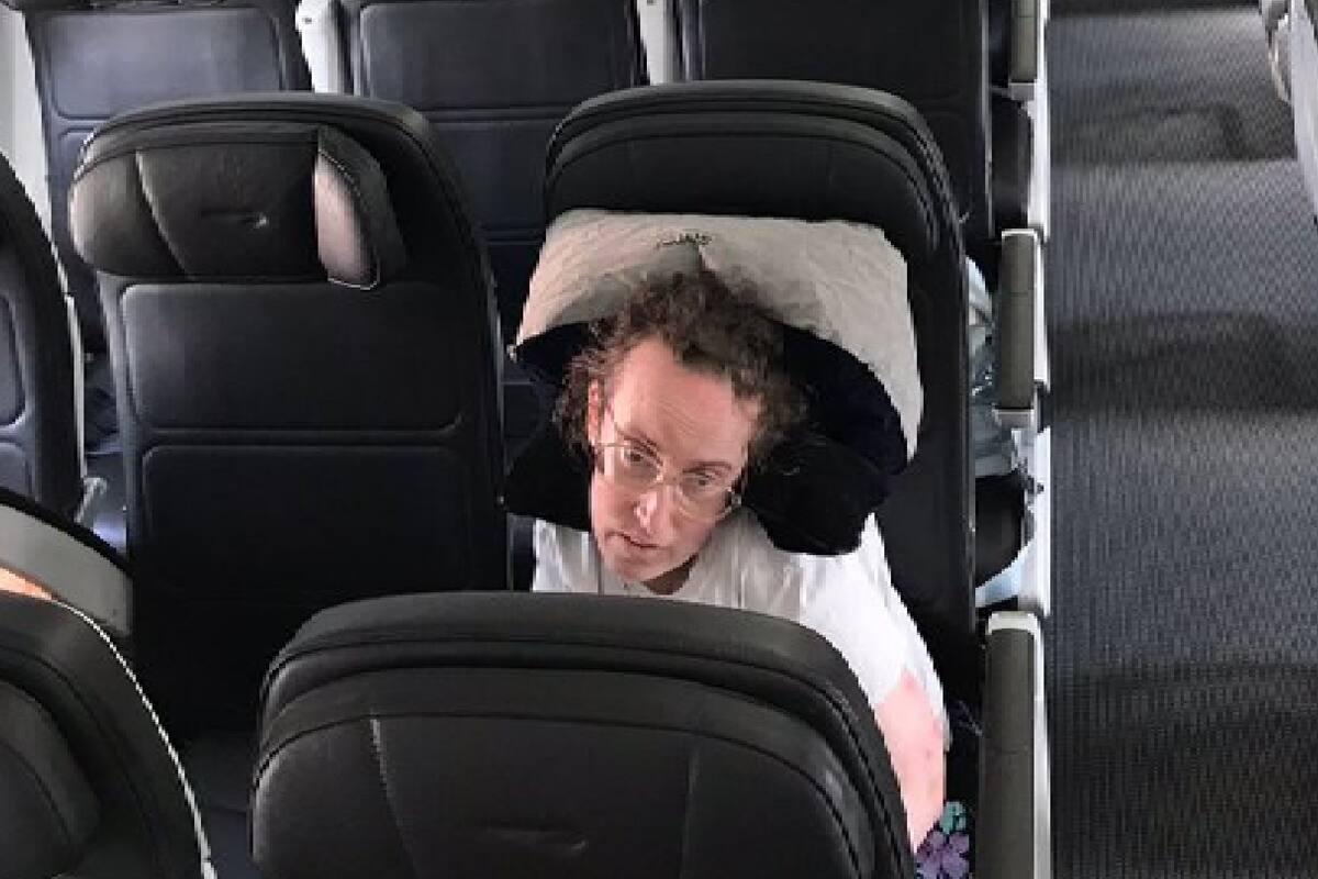 Pasajera con parálisis fue dejada por más de una hora en un avión después de su aterrizaje