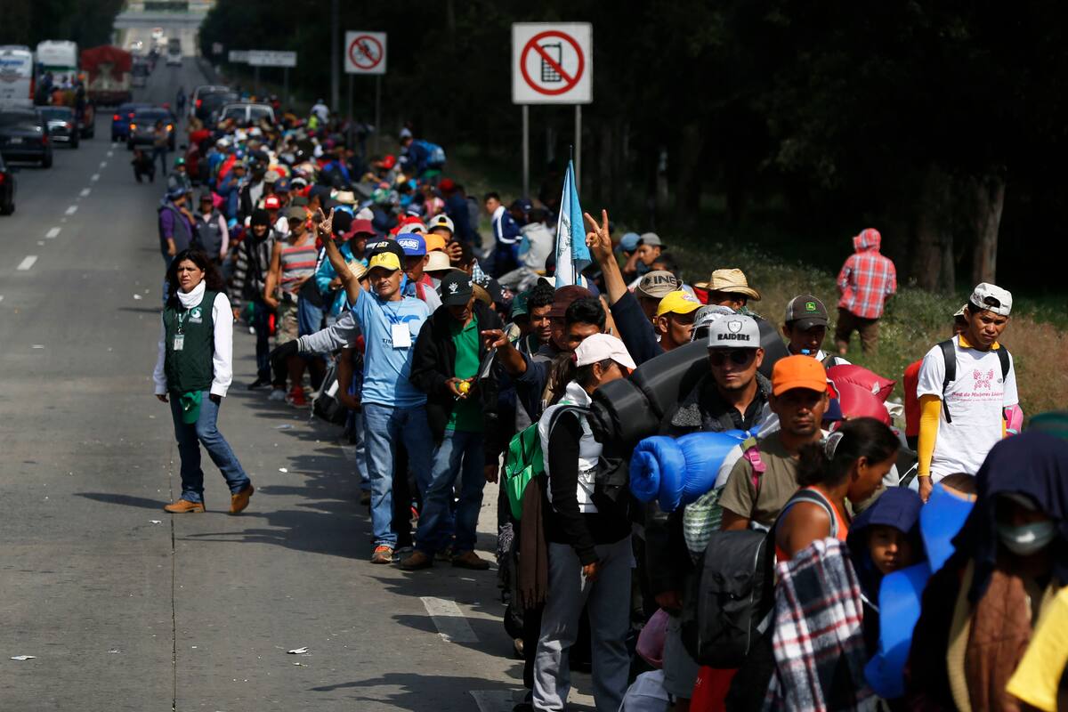 Caravana Migrante rechaza propuesta del INM y continúa su marcha hacia el centro de México