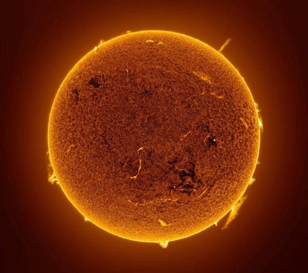 Fotografía del Sol capturada por el astrofotógrafo argentino Eduardo Schaberger