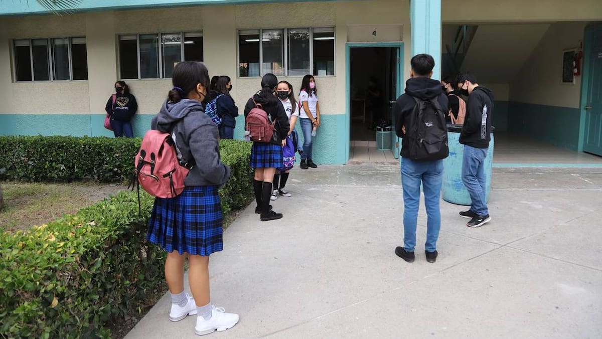 Además de las fechas de inicio de mes, el calendario de la SEP contempla tres suspensiones de clases adicionales durante noviembr